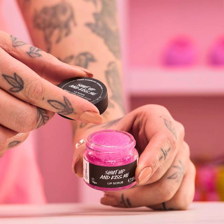Valentine's Day Gifts LUSH Shut Up And Kiss Me