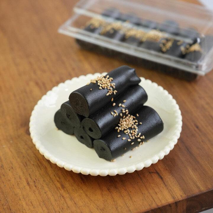 Black sesame rolls at local sesame dessert shop Heartwarming at Prince Edward, New Michelin spot