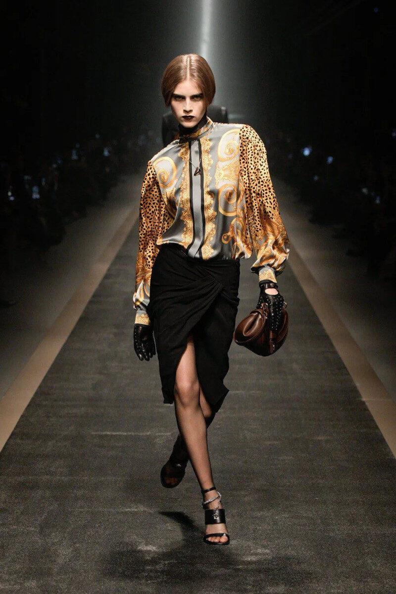 Milan Fashion Week 2025 Versace signature baroque prints