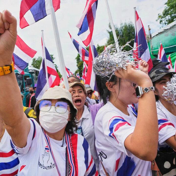 Thai Prime Minister Colaition Pheu Thai Collapse