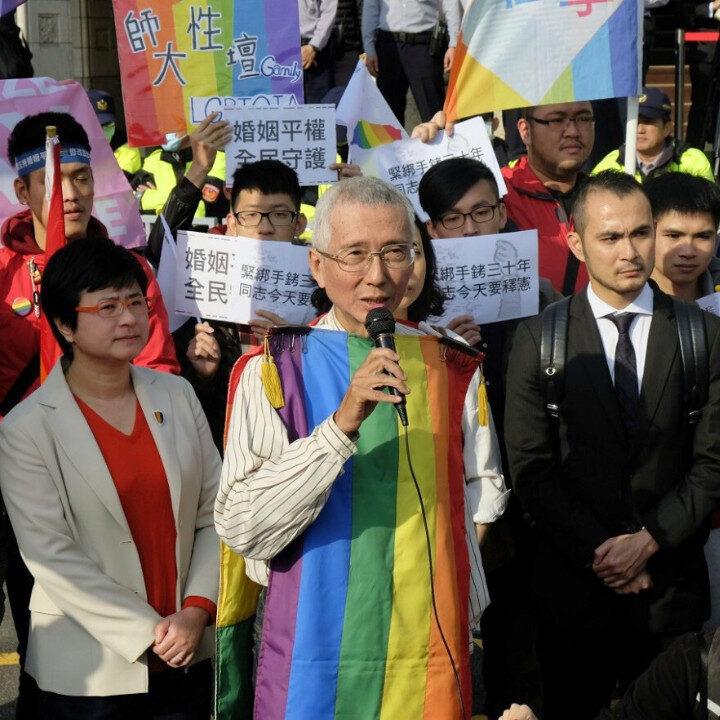 chi chia-wei speaking at a rally
