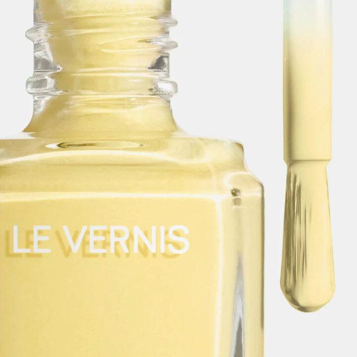 summer beauty tips chanel nail polish butter yellow